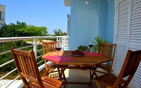 Sea Breeze Apartment